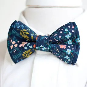 Men's Pre-Tied Bow Tie / Navy Metallic Floral