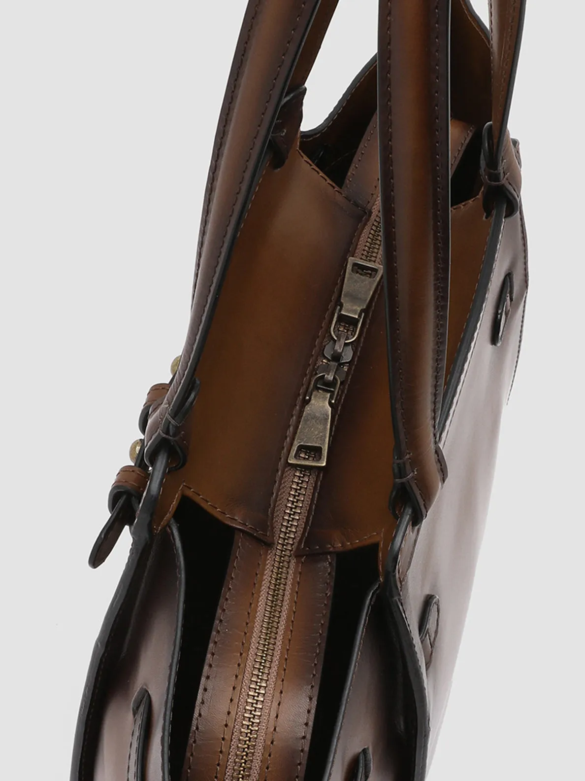 SADDLE 02 - Brown Leather Shoulder Bag